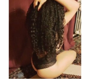 Maele independent escorts in Val-des-Monts